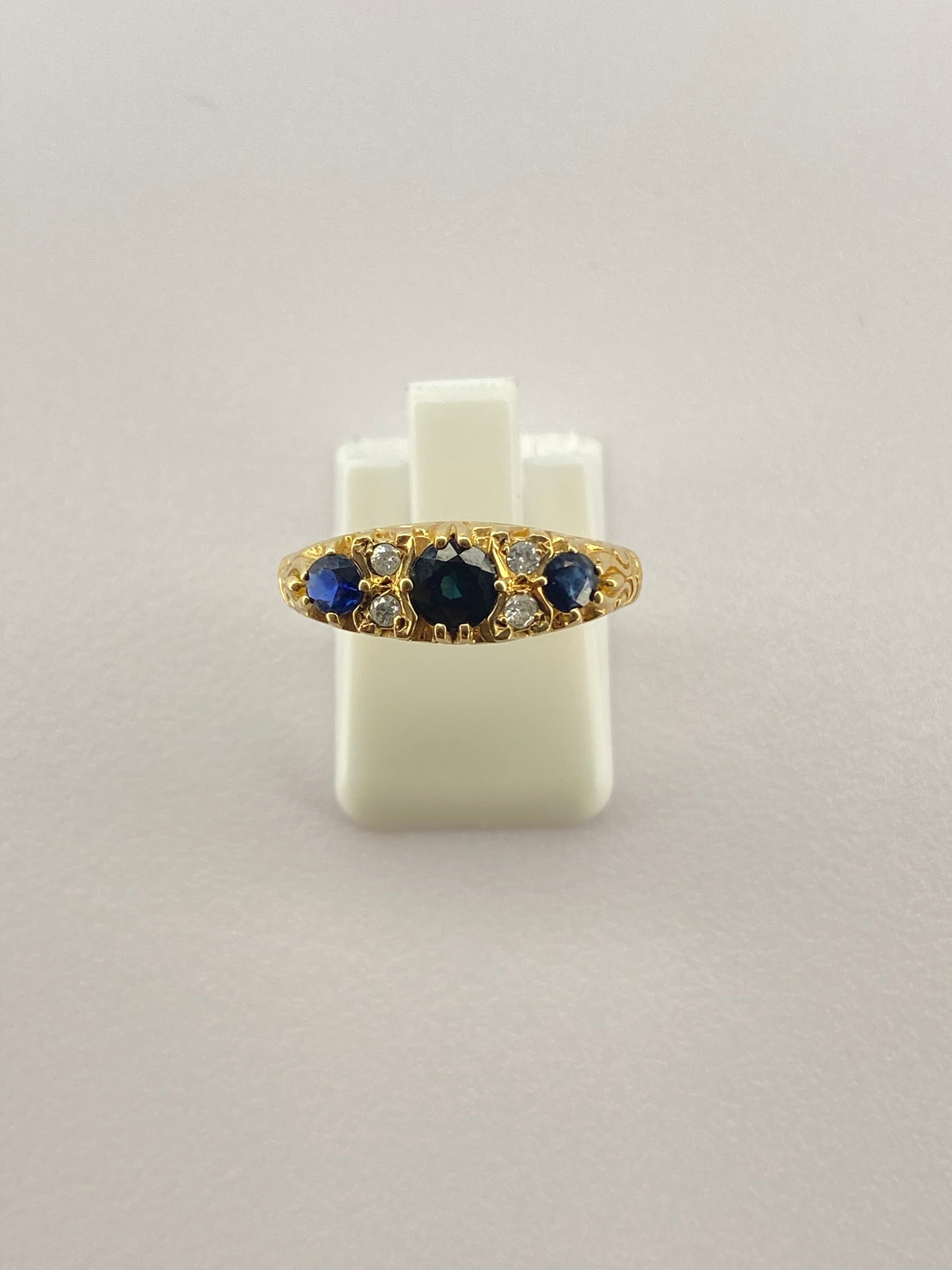 Edwardian Sapphire & Diamond Ring | 0.80ct Sapphire | 9ct Yellow Gold