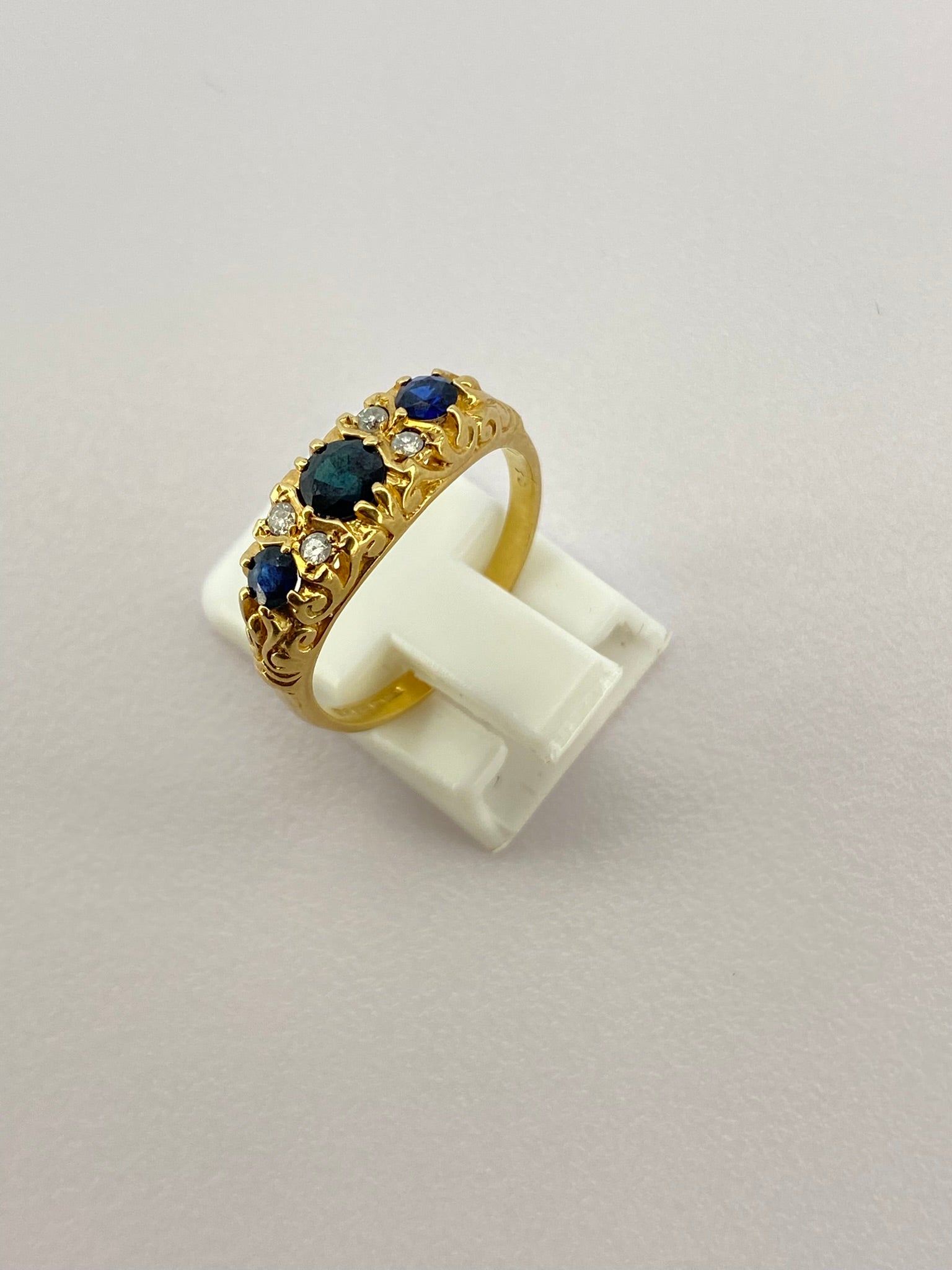 Edwardian Sapphire & Diamond Ring | 0.80ct Sapphire | 9ct Yellow Gold