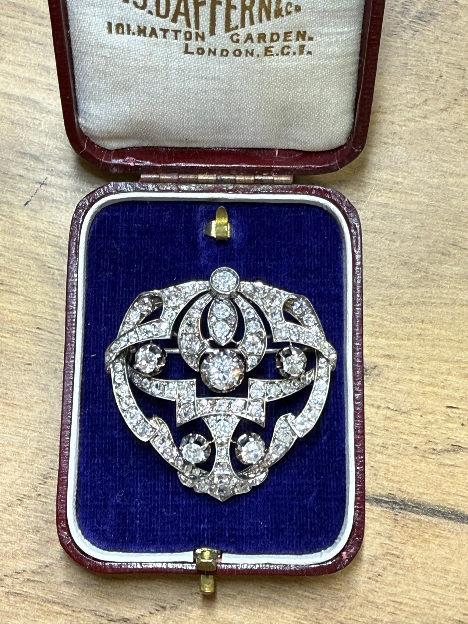 Antique 5.70ct approx Diamond Brooch 18ct White Gold Vintage Openwork Pin 13.91g