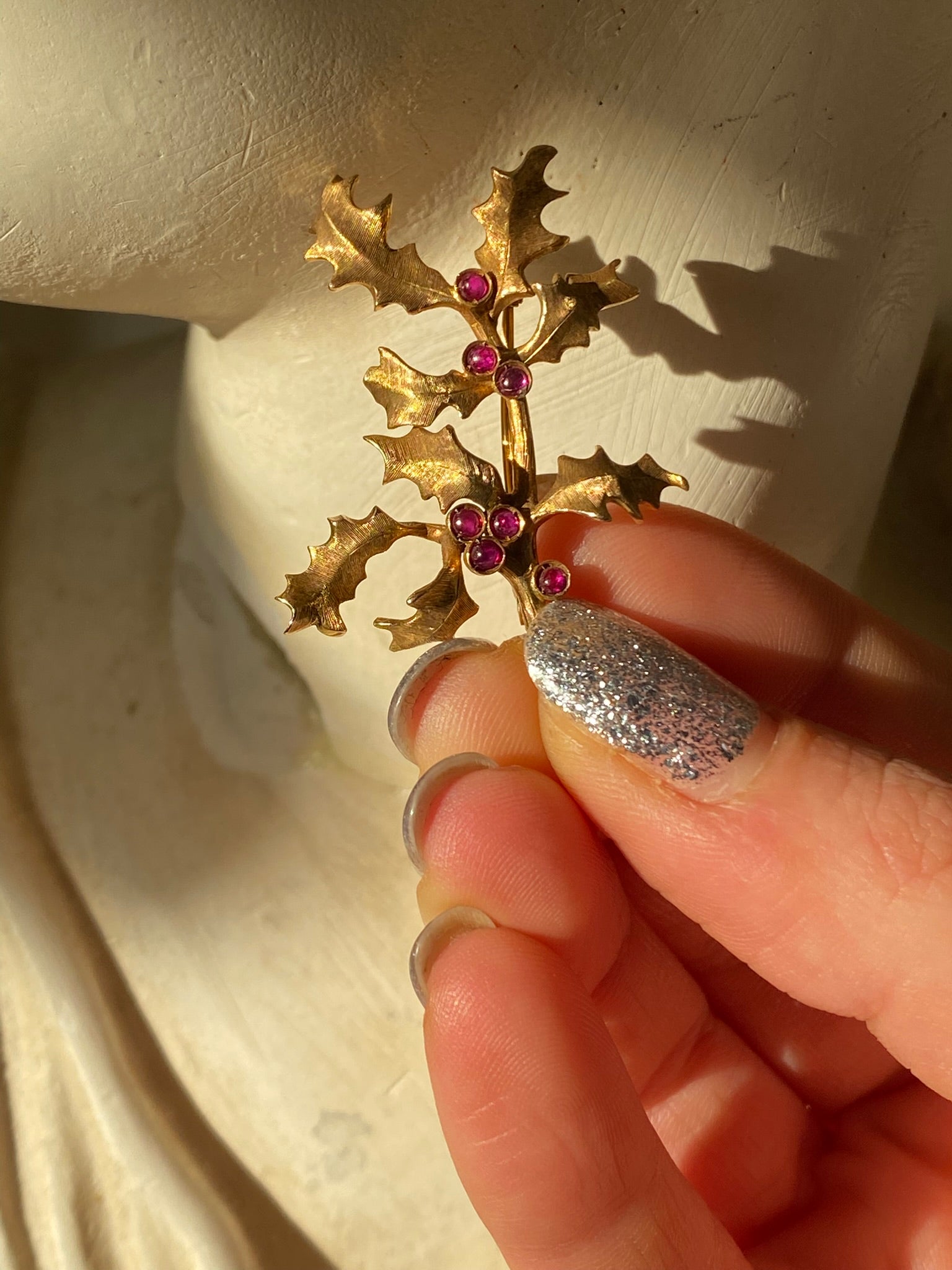 Ruby Holly Brooch | 0.20ct Ruby Cabochon in 18ct Yellow Gold