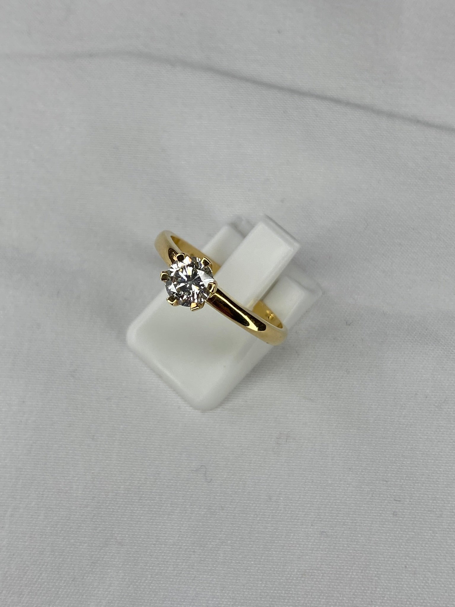 Solitaire Diamond Ring | 0.68ct Round Brilliant Cut in 18ct Yellow Gold