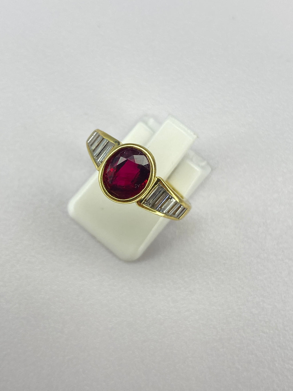 Vintage 1970s Ruby & Diamond 18ct Gold Ring