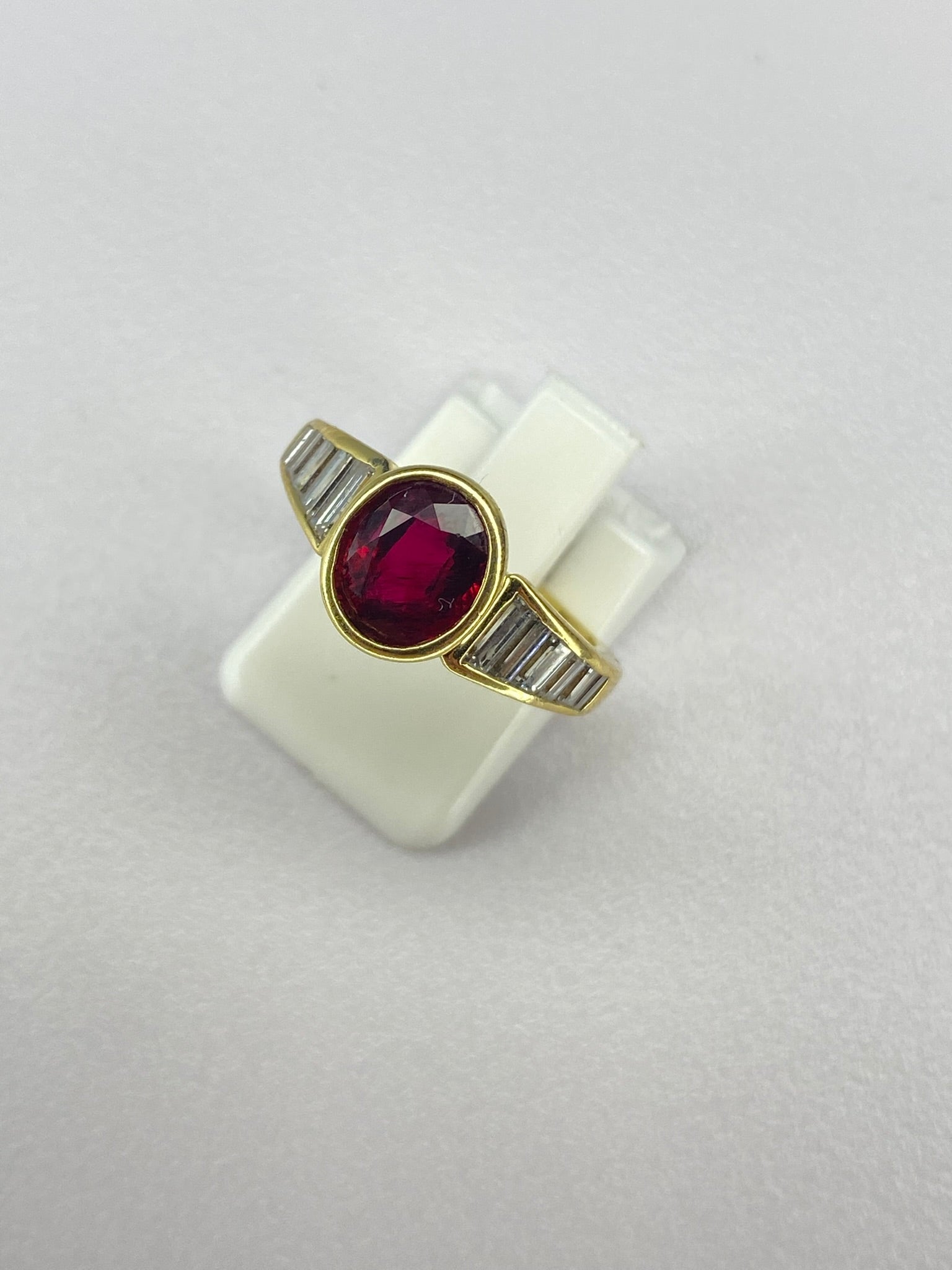 Vintage 1970s Ruby & Diamond 18ct Gold Ring
