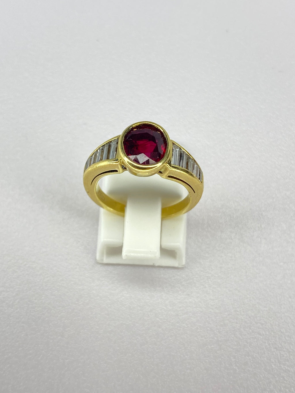 Vintage 1970s Ruby & Diamond 18ct Gold Ring