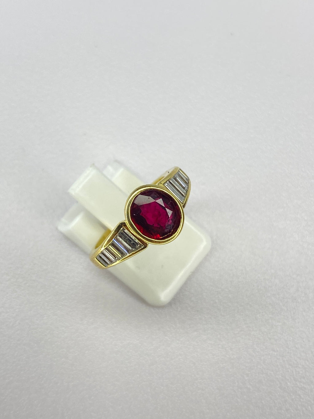 Vintage 1970s Ruby & Diamond 18ct Gold Ring