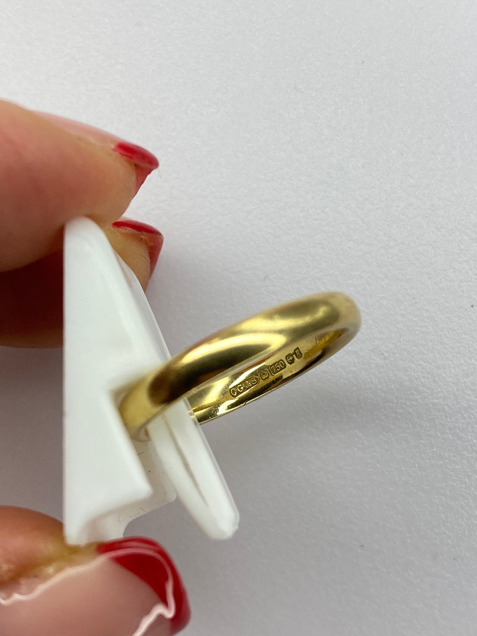 18K Yellow Gold Wedding Band | Classic Polished Gold Ring