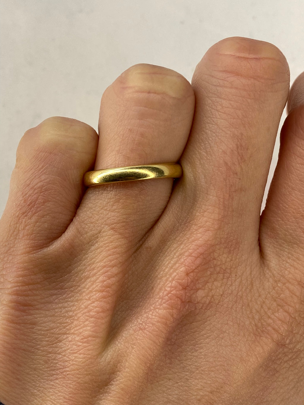 18K Yellow Gold Wedding Band | Classic Polished Gold Ring