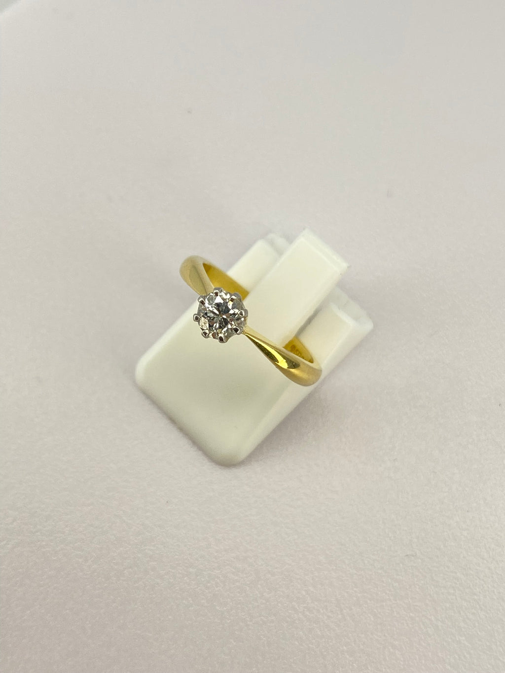 Vintage Solitaire Diamond Ring | 0.35ct Round Cut in 18ct Yellow Gold & Platinum