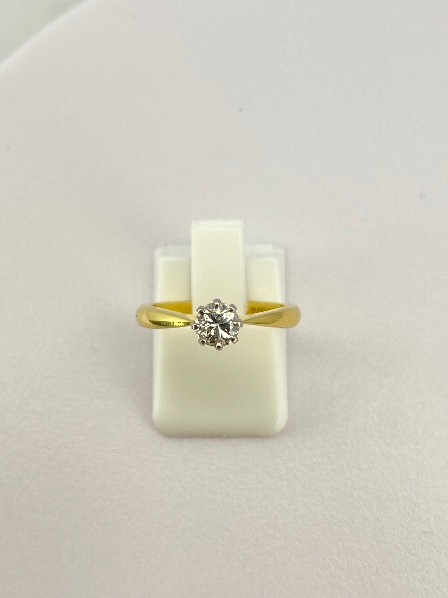 Vintage Solitaire Diamond Ring | 0.35ct Round Cut in 18ct Yellow Gold & Platinum